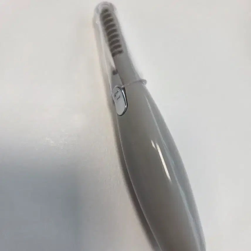 [BUNJANG] Fillimilli Mini Eyelash Curler / 필리밀리 미니 속눈썹 고데기