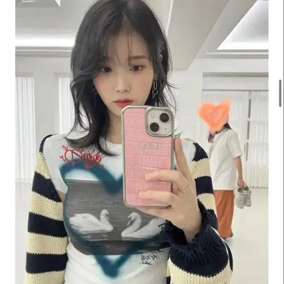 [BUNJANG] TheOpen Product Swan Crop T-Shirt White / 더오픈프로덕트 스완 크롭 레드벨벳웬디 아이유 반팔티 화이트