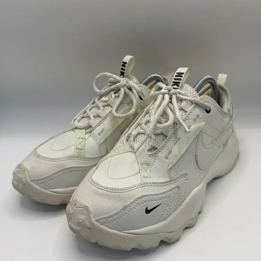 [BUNJANG] Nike TC 7900 Sneakers / 나이키 tc 7900 스니커즈 운동화 250