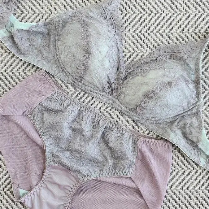 [BUNJANG] Lace Bra and Panty Set / 레이스 브라 팬티 세트