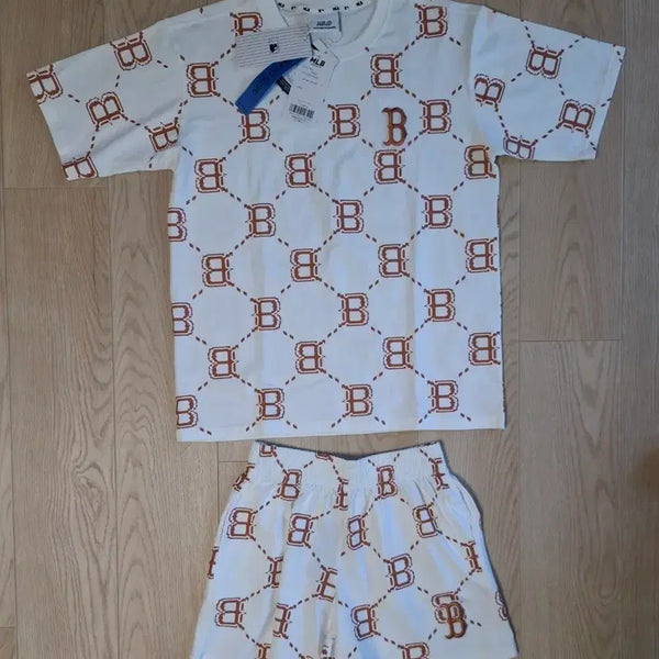 [BUNJANG] MLB Monogram Short Sleeve & Shorts Set (New) / MLB 모노그램 반팔&반바지 셋업 L(새상품)