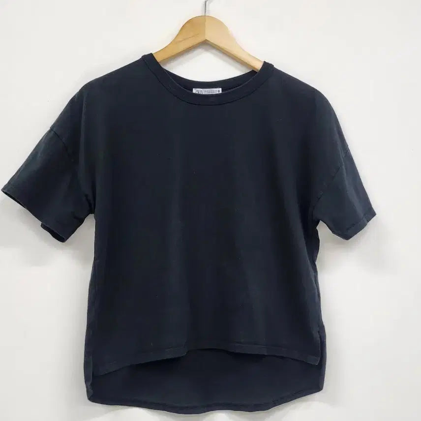 [BUNJANG] Zara Black Short Sleeve T-Shirt (XS) / ZARA 블랙 반팔티 (xs)