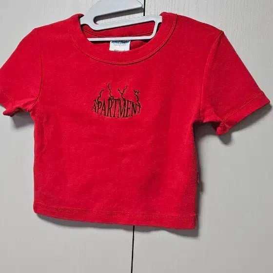 [BUNJANG] Apartment Cropped T-Shirt Red / APARTMENT크롭 티셔츠 레드