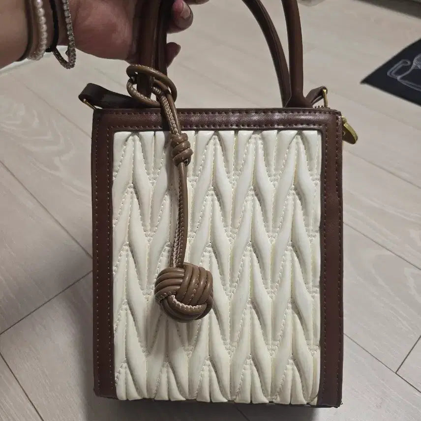[BUNJANG] Women's Quilted Tote Bag - Brown / 퀼팅 여성 토트백 브라운