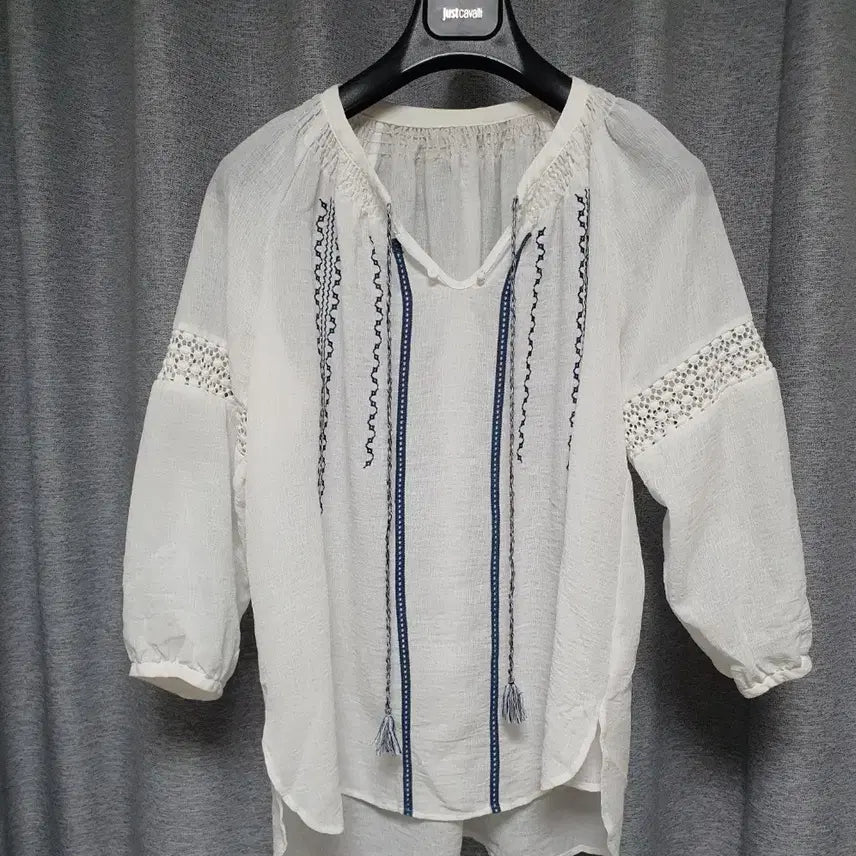 [BUNJANG] Zooc Ethnic Seersucker Eyelet Embroidered Blouse S~M / zooc쥬크 대현 에스닉 마랑스탈 시어서커 아일렛 자수블라우스 s~m