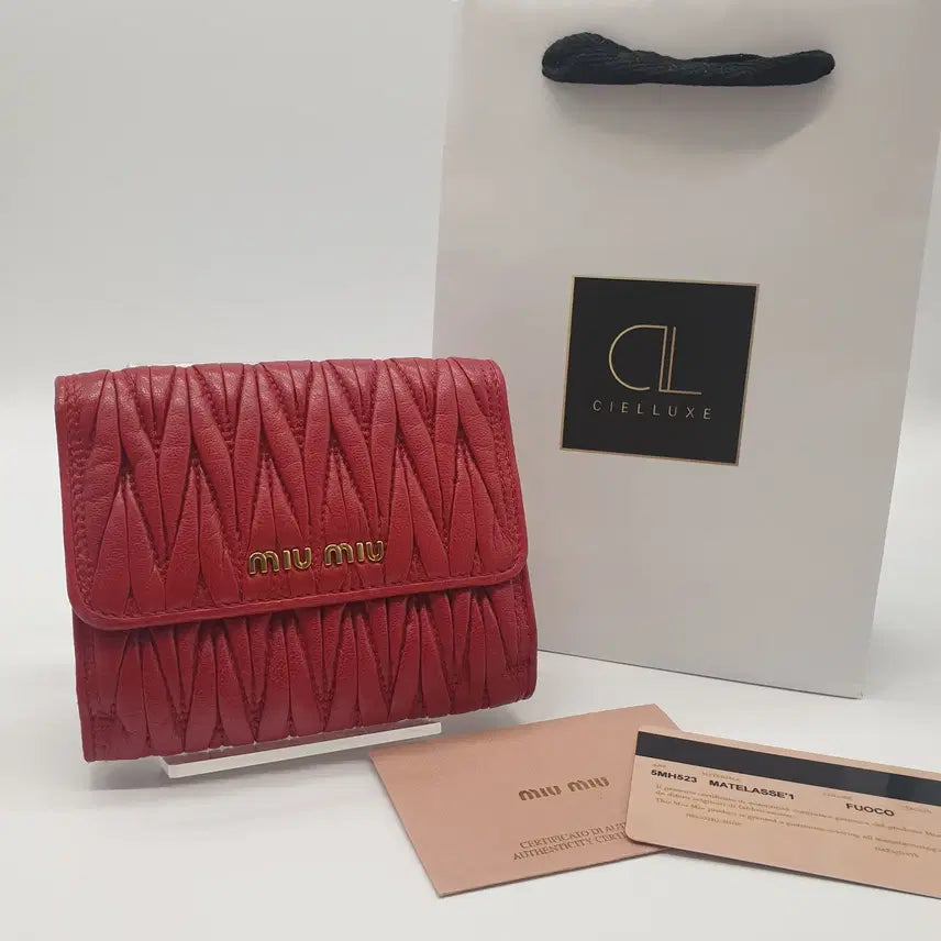 [BUNJANG] Miu Miu Matelassé Bi-Fold Wallet Red / 정품 미우미우 마테라쎄 반지갑 (레드)