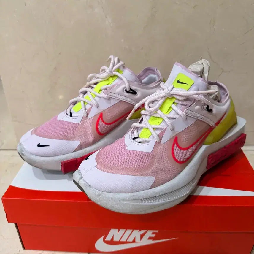 [BUNJANG] Nike Air Zoom Fontanka Women's Sneakers 235mm Pink/Yellow / 나이키 에어 줌 폰탄카 여성 235mm 핑크/옐로우