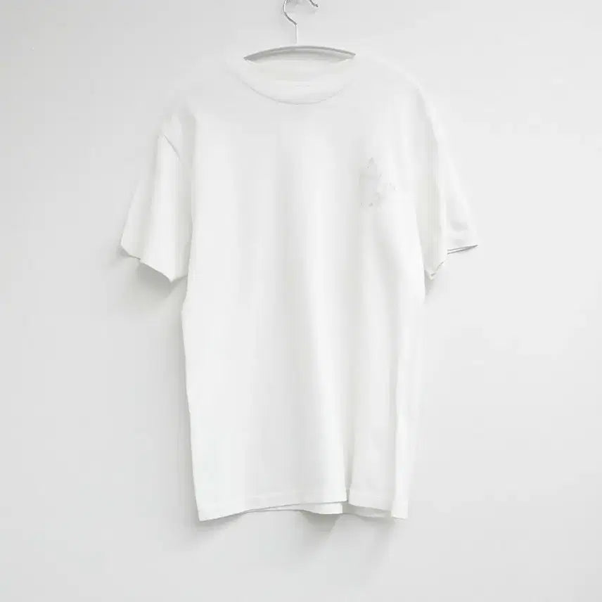 [BUNJANG] White Cat Printing Round Neck Short Sleeve T-Shirt / 화이트 캣 프린팅 라운드 반팔 티셔츠
