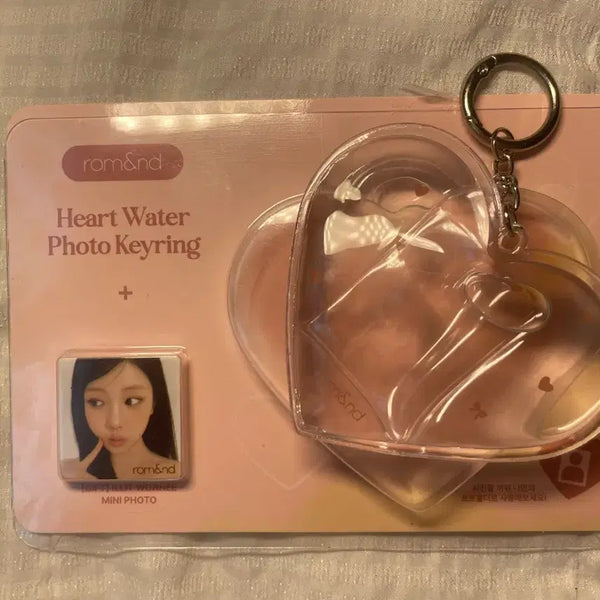 [BUNJANG] Rom&nd Heart Water Photocard Keyring Set Irilit Wonhee / 롬앤 하트 워터 포토 키링 세트 아일릿 원희 미니 포토 2장