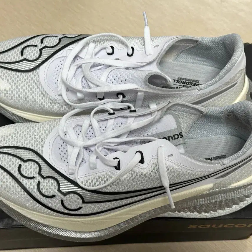 [BUNJANG] Saucony Endorphin Pro 5 Running Shoes / 써코니 엔돌핀 프로 5