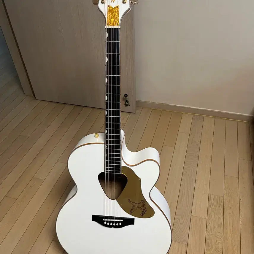 [BUNJANG] Gretsch G5022CWFE White Falcon Acoustic Guitar / 그레치 화이트팔콘 어쿠스틱