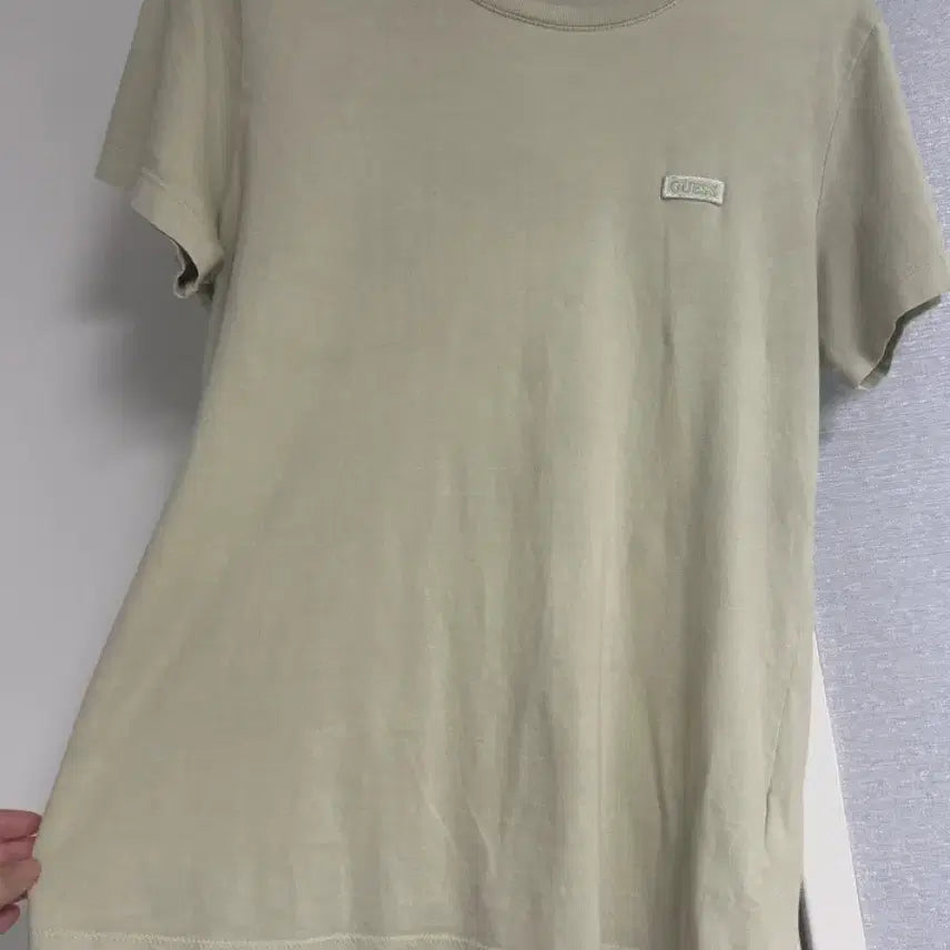 [BUNJANG] Guess Basic Short Sleeve T-Shirt Olive Beige S / 게스 반팔티 올리브베이지 s