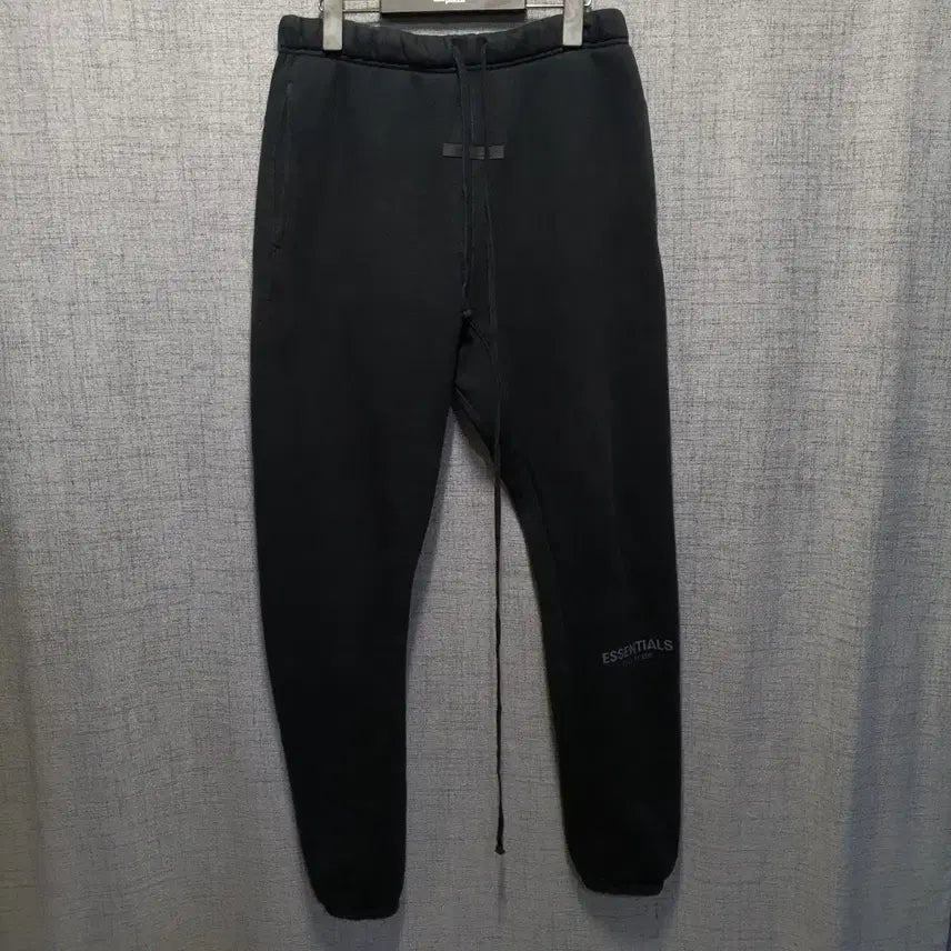 [BUNJANG] Fear of God Essentials Core Black Sweat Jogger Pants S / 피어오브갓 에센셜  코어 블랙 스웻 조거팬츠 s