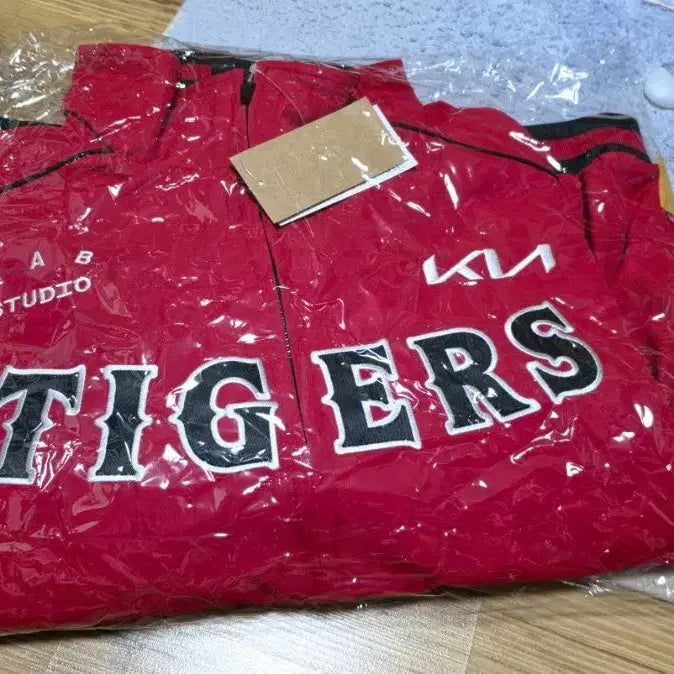 [BUNJANG] Kia Tigers Old 2009 Spring/Autumn Jumper Size 100 / 기아 타이거즈 올드 09춘잠 춘추점퍼 100사이즈