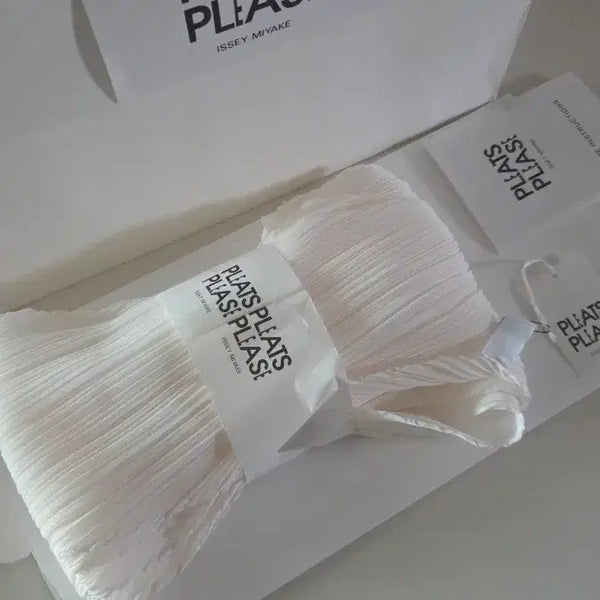 [BUNJANG] Pleats Please Scarf Ivory / 플리프 플리즈 스카프 화이트