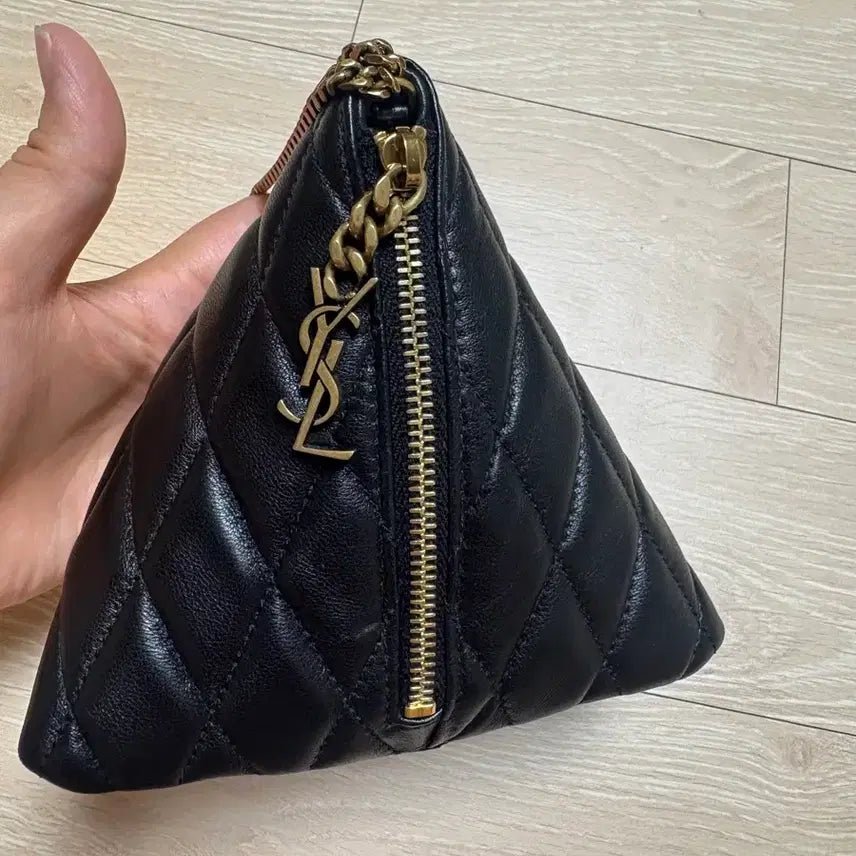 [BUNJANG] Saint Laurent Pyramid Chain Bag / 생로랑 피라미드 체인백 새제품