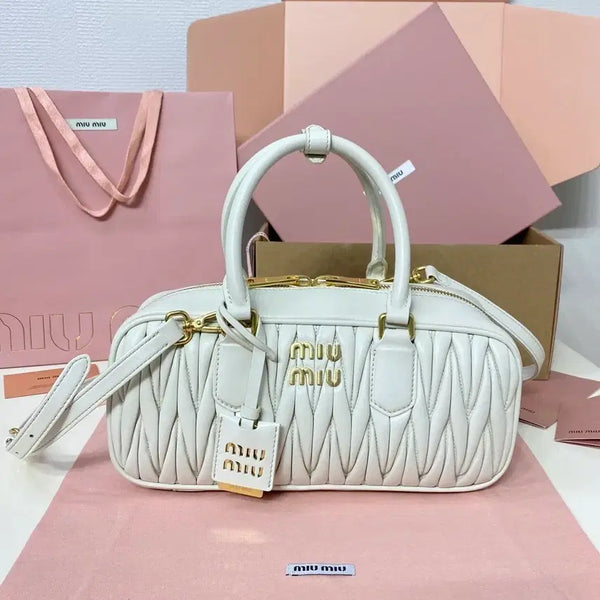 [BUNJANG] Miu Miu Matelassé Leather Bowling Bag Cream White / 크림 화이트 가죽 볼링 백이에요