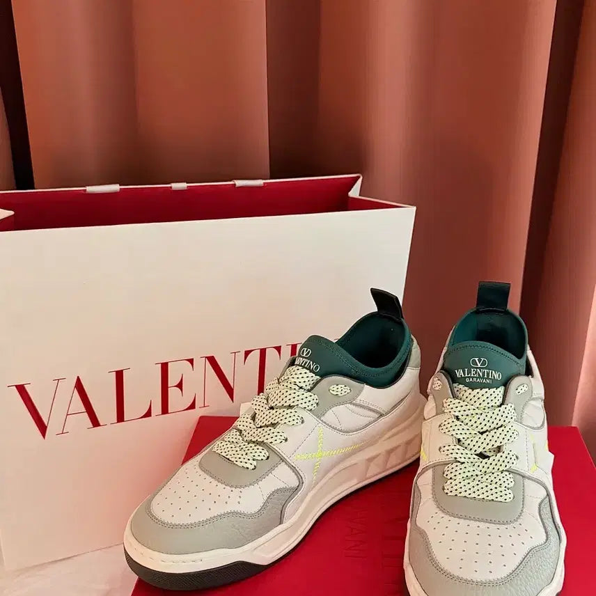 [BUNJANG] Valentino Garavani Nappa One Stud Mid-Top Sneakers / 발렌티노 가라바니 남성 나파 원 스터드 미드탑 스니커즈