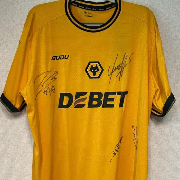 [BUNJANG] Hwang Hee-chan Autographed Wolverhampton Wanderers 24/25 Home Jersey (XL) / [해외 2XL] 24/25 울버햄튼 홈 황희찬 친필싸인 유니폼 택채