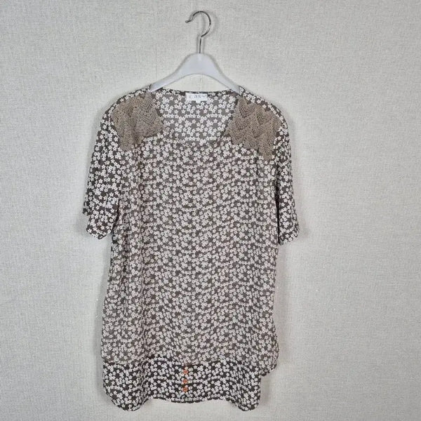 [BUNJANG] Kim Chang Suk Flower Pattern Lace Blouse / (#77,88추천/100)레이온혼방 어깨레이스 플라워 패턴 블라우스.