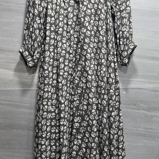 [BUNJANG] Massimo Dutti Viscose Shirring Button-Up Floral Midi Dress / 마시모두띠 ,  비스코스  셔링 앞단추 플로럴 원피스