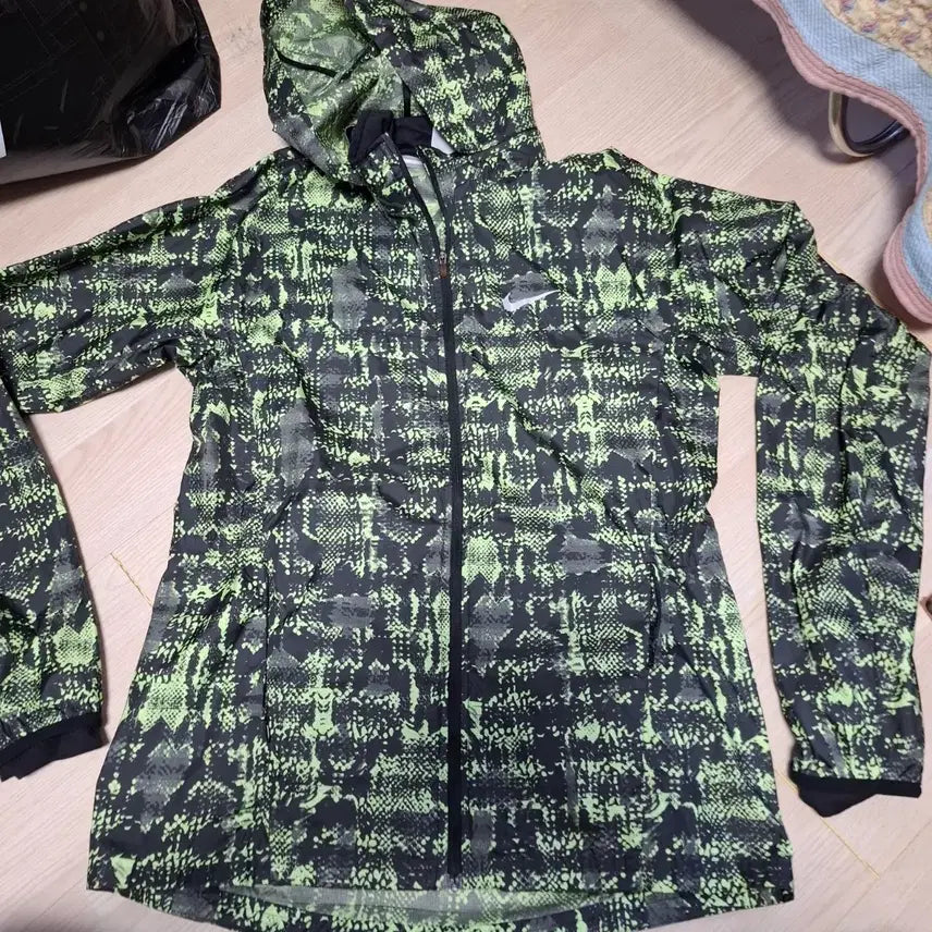 [BUNJANG] Nike Women's Windbreaker / 나이키 여성 바람막이