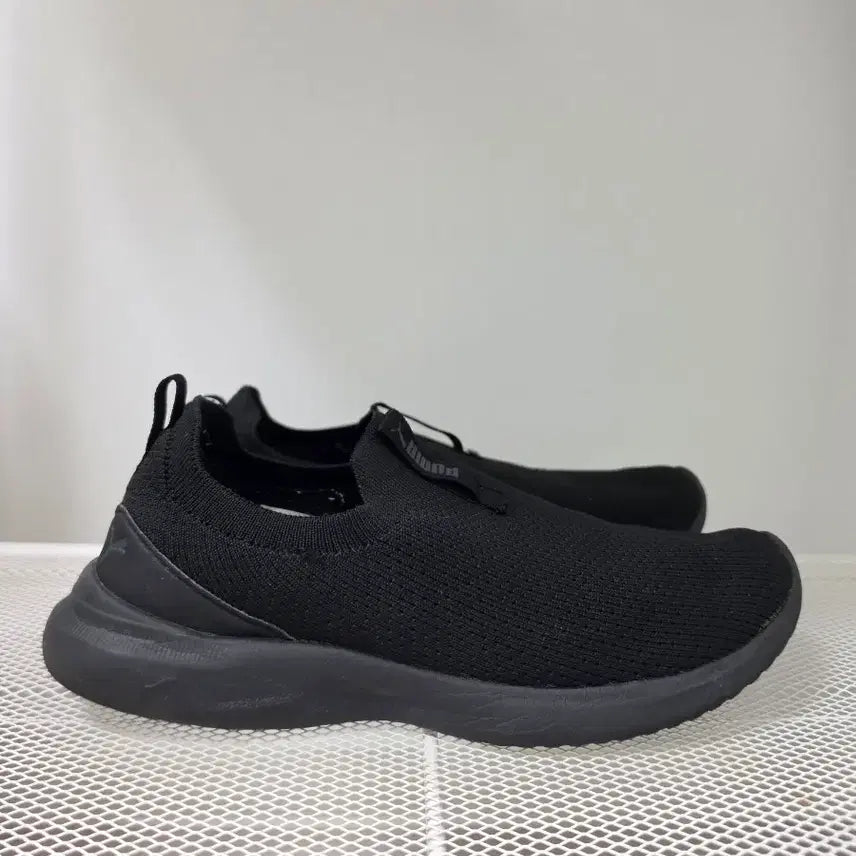 [BUNJANG] Puma Slip-on Shoes Black 245mm / :245푸마 슬립온 블랙  -1311