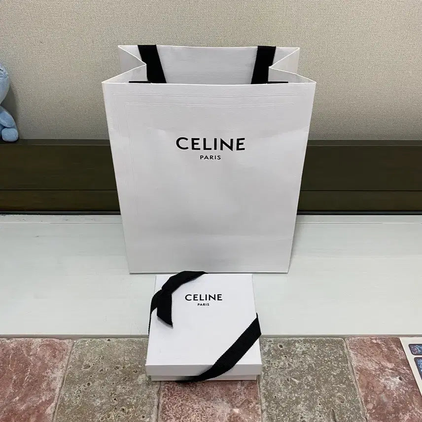 [BUNJANG] Celine Earring Box Set with Ribbon and Shopping Bag / 셀린느 귀걸이 박스 + 리본 + 쇼핑백