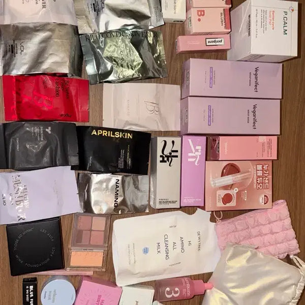 [BUNJANG] K-Beauty Cosmetics Bundle: New and Lightly Used Cushion Refills, Tints, Palettes & More / 화장품 쿠션 리필 틴트 섀도우 등 기타