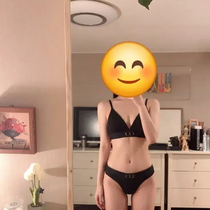 [BUNJANG] QISE Seamless Bralette & Panty Set / QISE 키세 심리스 브라렛 팬티 세트