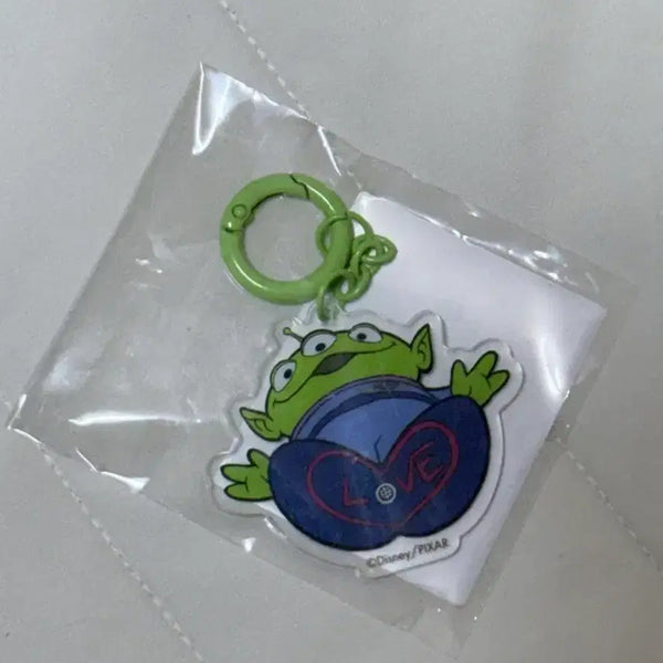 [BUNJANG] Innisfree Toy Story Alien Acrylic Keyring (Sealed) / (미개봉) 이니스프리 디즈니 토이스토리 알린 아크릴 키링