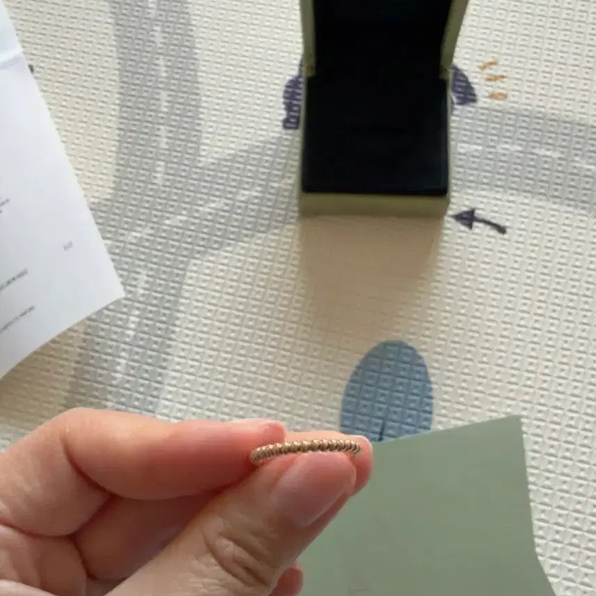 [BUNJANG] Van Cleef & Arpels Perlée Medium Ring Size 54 / 반클리프앤아펠 펄레 미디엄 반지 54호