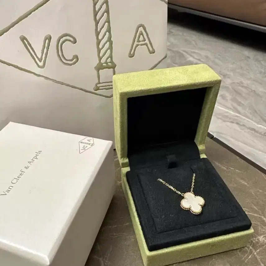 [BUNJANG] Van Cleef & Arpels Vintage Alhambra Necklace / 반클리프앤아펠 빈티지 알함브라 목걸이