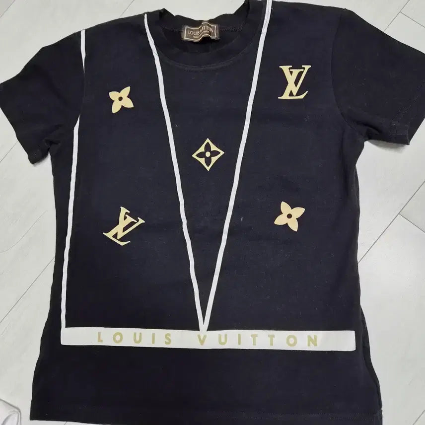 [BUNJANG] Black Short Sleeve T-Shirt / 반팔 티셔츠 블랙