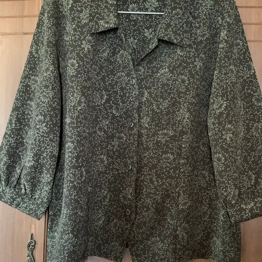 [BUNJANG] Vintage Floral Blouse / 빈티지 넝쿨 블라우스