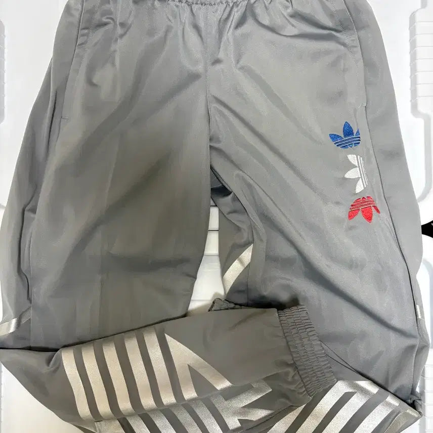 [BUNJANG] Adidas Limited Edition Reflective Metal Track Pants M / [한정판] 아디다스 리플렉티브 메탈 트랙팬츠 M