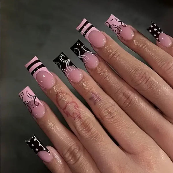 [BUNJANG] Pink Black Pattern French Nail Tips / 핑크 블랙 패턴 네일팁 스트라이프 프렌치 네일팁 쉐입