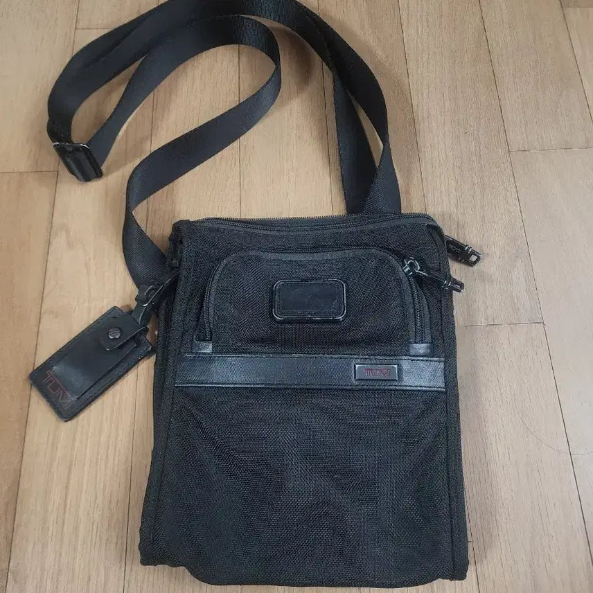 [BUNJANG] Tumi Alpha 2 Pocket Crossbody Bag / 투미 알파2 포켓 크로스백