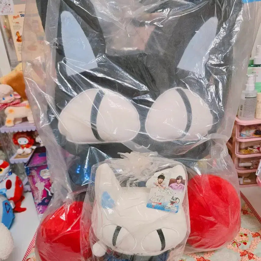 [BUNJANG] Secret Garden Drama Limited Edition Cat Plush Set (Black & White) / 드라마 시크릿가든 고양이 인형 한정판 츄리닝 뮤 세트