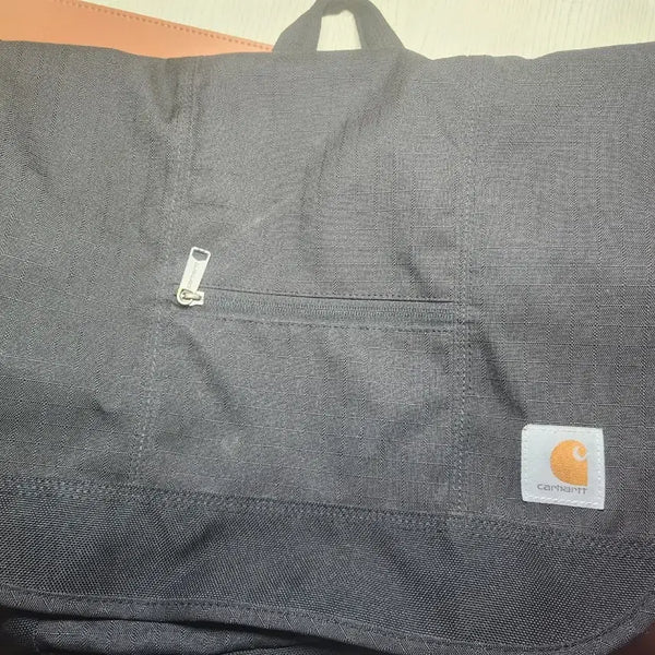 [BUNJANG] Carhartt Black Messenger Bag / 칼하트 블랙 메신저 백