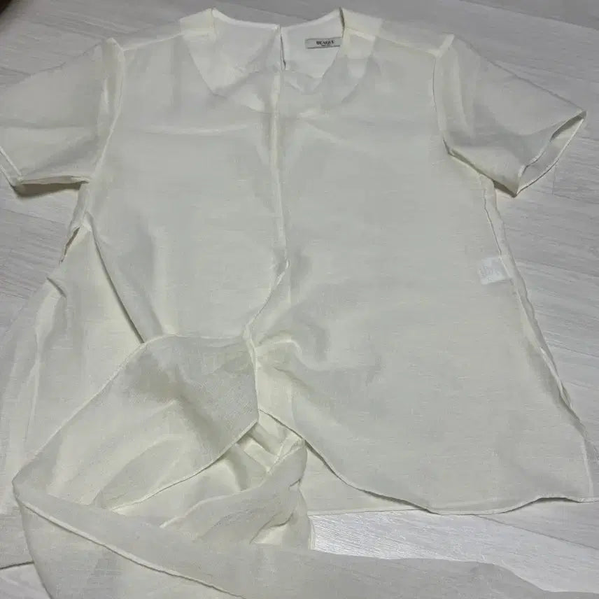[BUNJANG] BEAGLE Ivory Ribbon Blouse / 아이보리 리본 블라우스