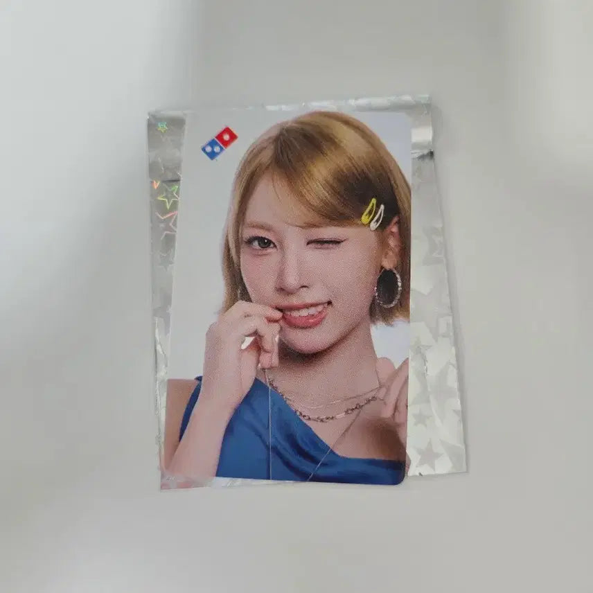 [BUNJANG] Domino's Pizza Le Sserafim May Photocard / 도미노피자 리센느 메이 포토카드
