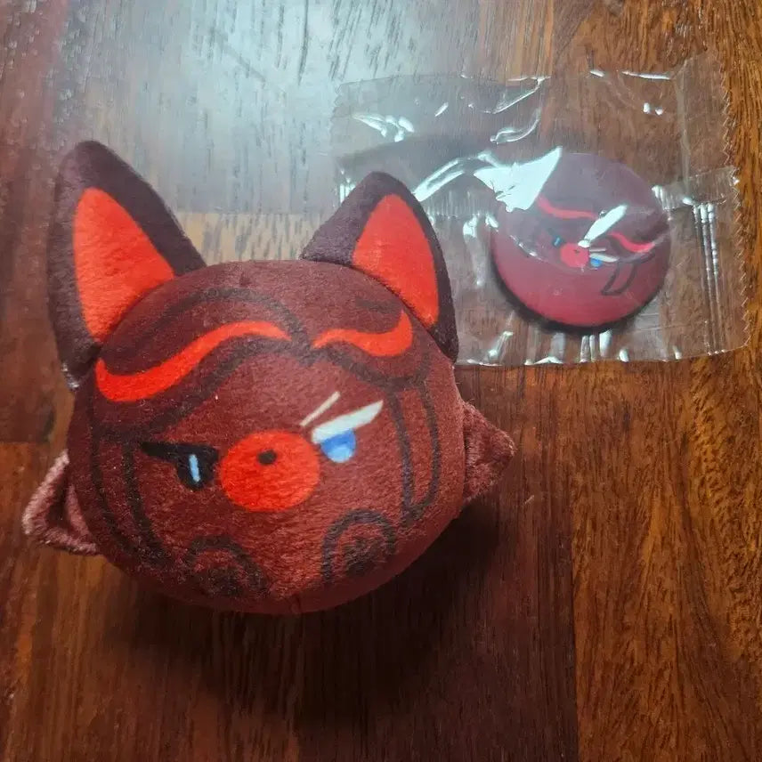 [BUNJANG] Cookie Run: Kingdom Velvet Cake Cookie Plush & Badge Set / 쿠킹덤 벨벳케이크맛 쿠키 인형