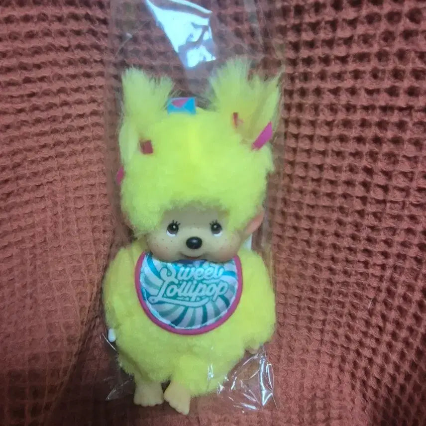 [BUNJANG] Lollipop Monchhichi Yellow Keychain / 롤리팝 몬치치 노랑 키링