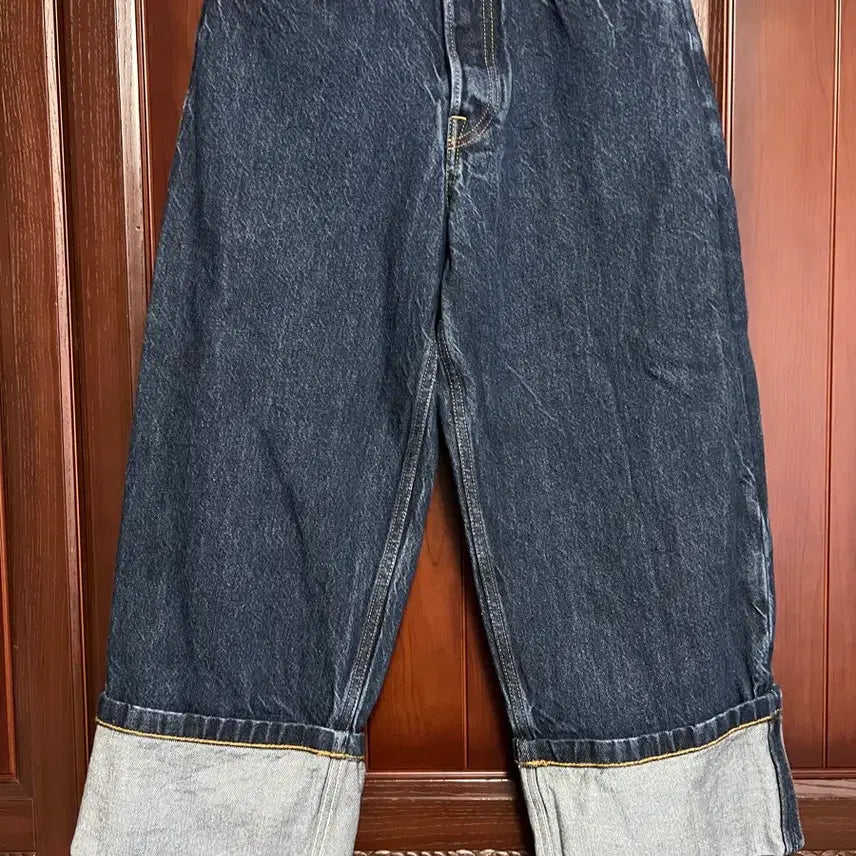 [BUNJANG] COS Pesade Turn-Up Straight Leg Jeans / COS 페사드 턴업 스트레이트 레그 진