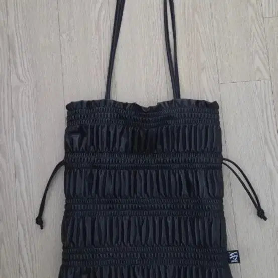 [BUNJANG] Kuani Black Shirring Shoulder Bag / 콰니 블랙 셔링 숄더백