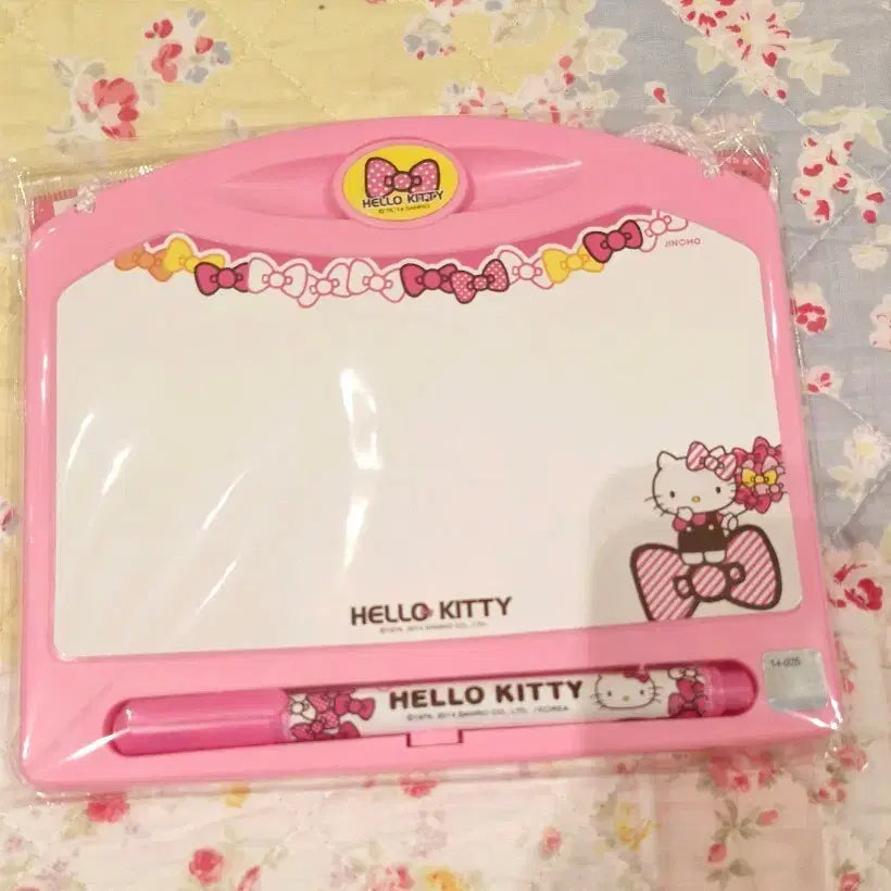 [BUNJANG] Hello Kitty Classic Whiteboard Marker Pen Set with Memo Board / 8/13 (희귀 새상품)2014년 고전 키티 화이트 보드 마카펜 세트/메모판 핑크(소)/ 방꾸템