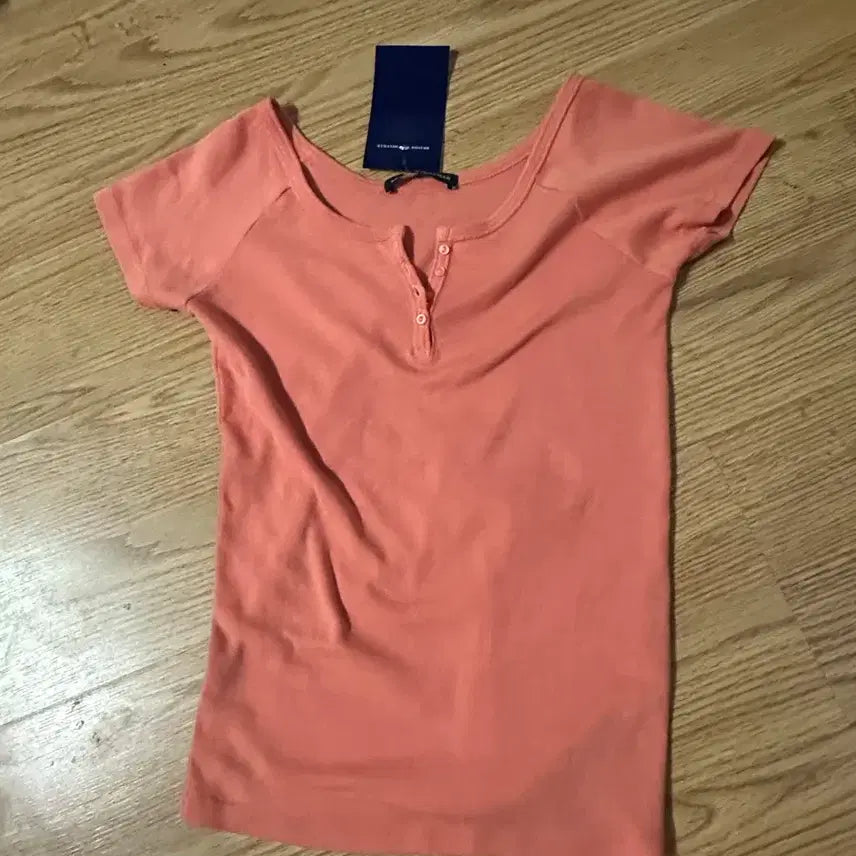 [BUNJANG] Brandy Melville Short-Sleeve T-Shirt / 새상품 브랜디멜빌 반팔티