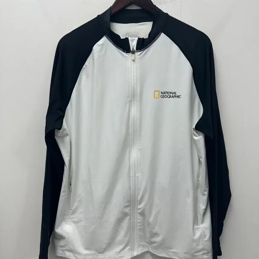 [BUNJANG] National Geographic Zip-Up Jacket White/Black Size 110 / [만원빈티지 최저가]내셔널지오그래픽 집업 자켓 화이트/블랙 110