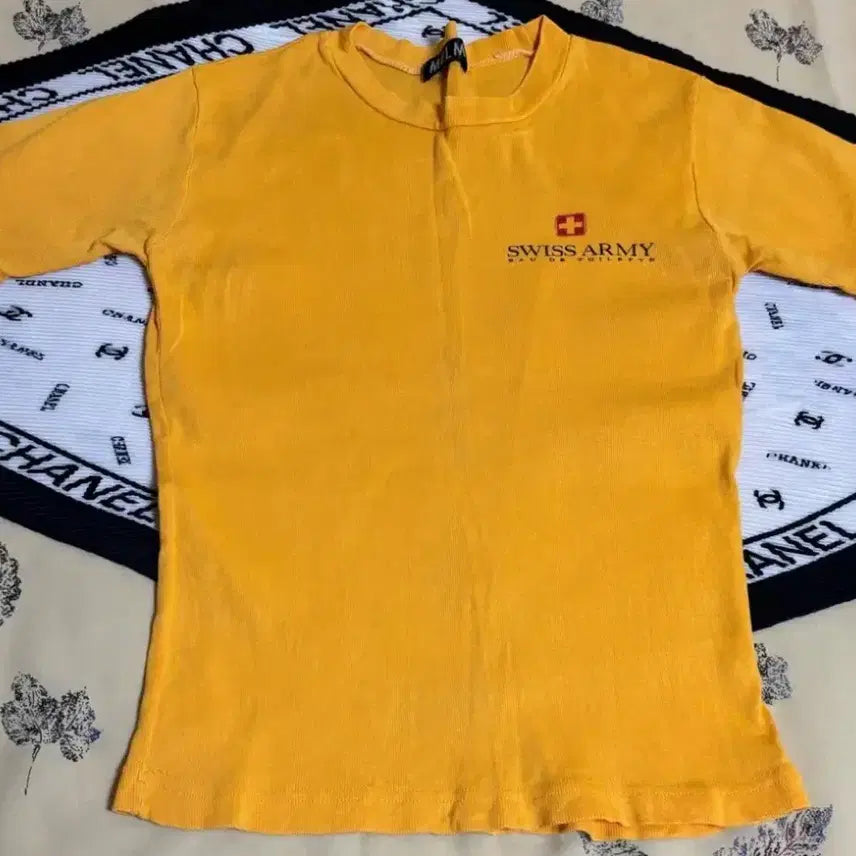 [BUNJANG] Swiss Army Yellow T-Shirt / 반팔티 옐로우 새상품